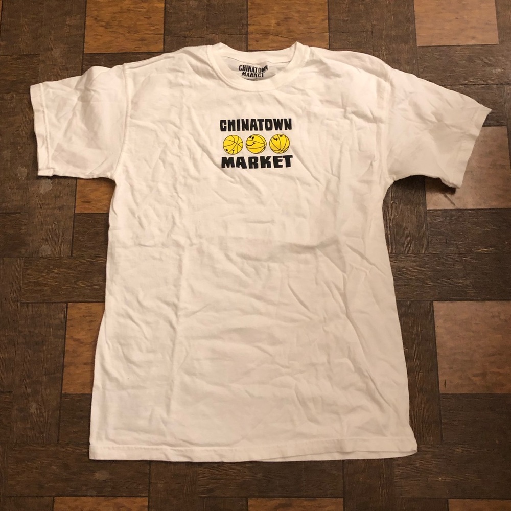 Chinatown Market Tee Nike Dunk Jordan 1 Retro Yeezy New Balance 550 Air Force 1